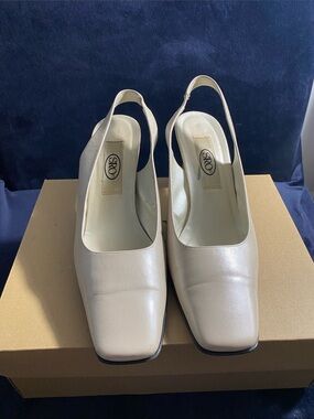 SRO Women's Cream Slingback Square-Toe Pumps size 9